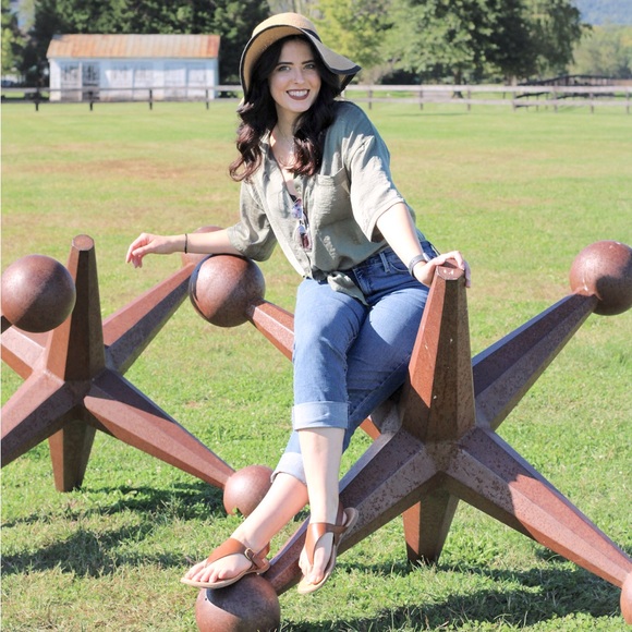 Meet your Posher, Rachael - Picture 1 of 8